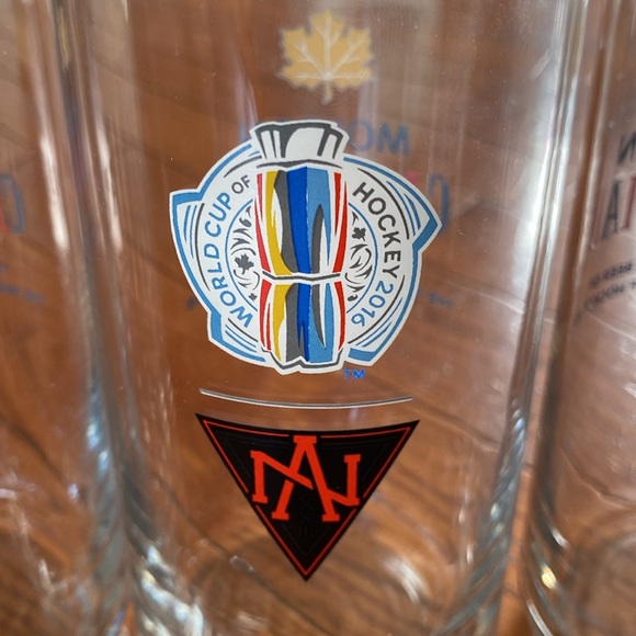 Molson Canadian 2016 World Cup hockey set of 4 glasses. - Picture 5 of 10
